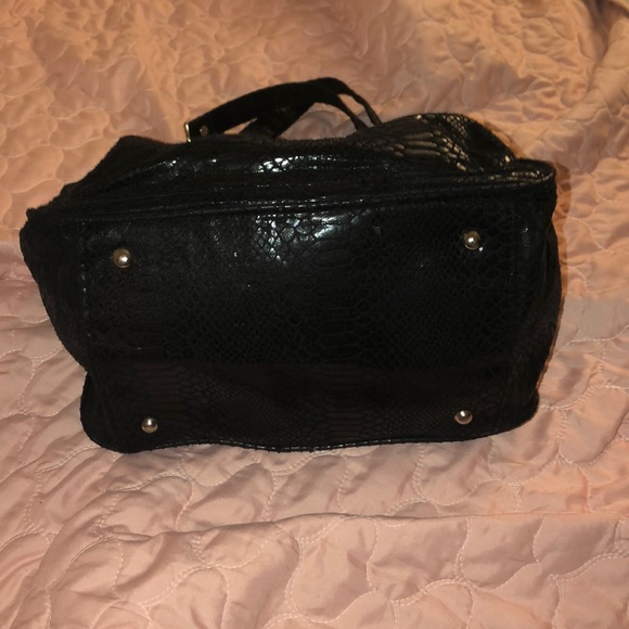 Black soft snakeskin chain purse - Picture 2 of 5